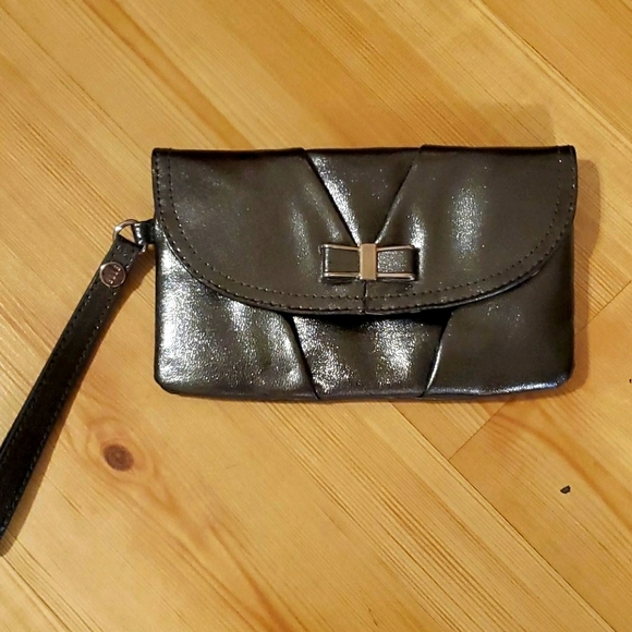 Elle Handbags - ELLE Cocktail Wristlet 🍸